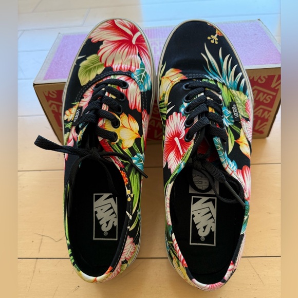 Vans Floral Canvas Sneakers, Hawaiian floral, gently worn, women’s size 9.5 - Picture 2 of 4